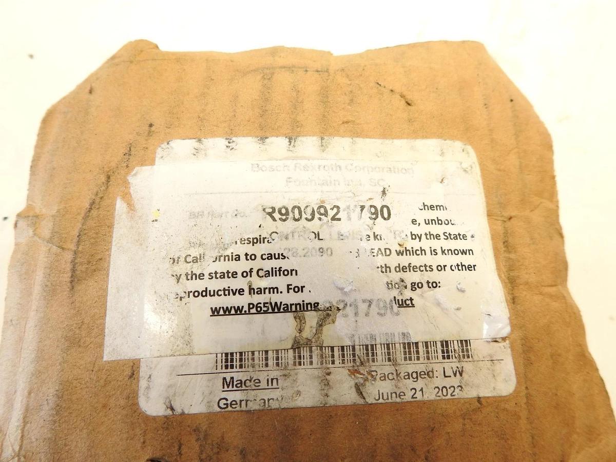 New Oem Bosch Rexroth R909921790 - Lens Plate