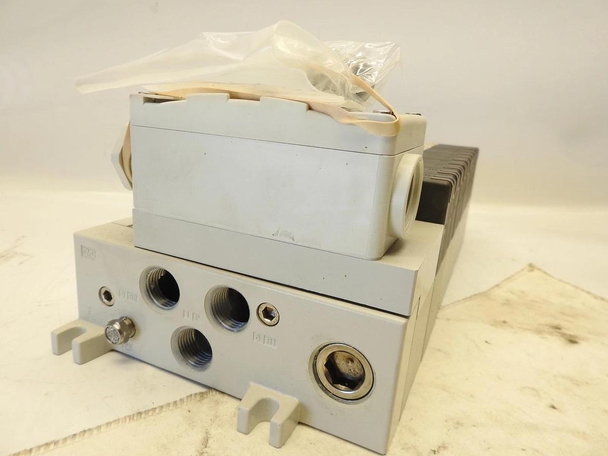 New Genuine Oem SMC VV5Q41-12-Dan00 Pneumatic Valve Manifold VQ4100-5BW
