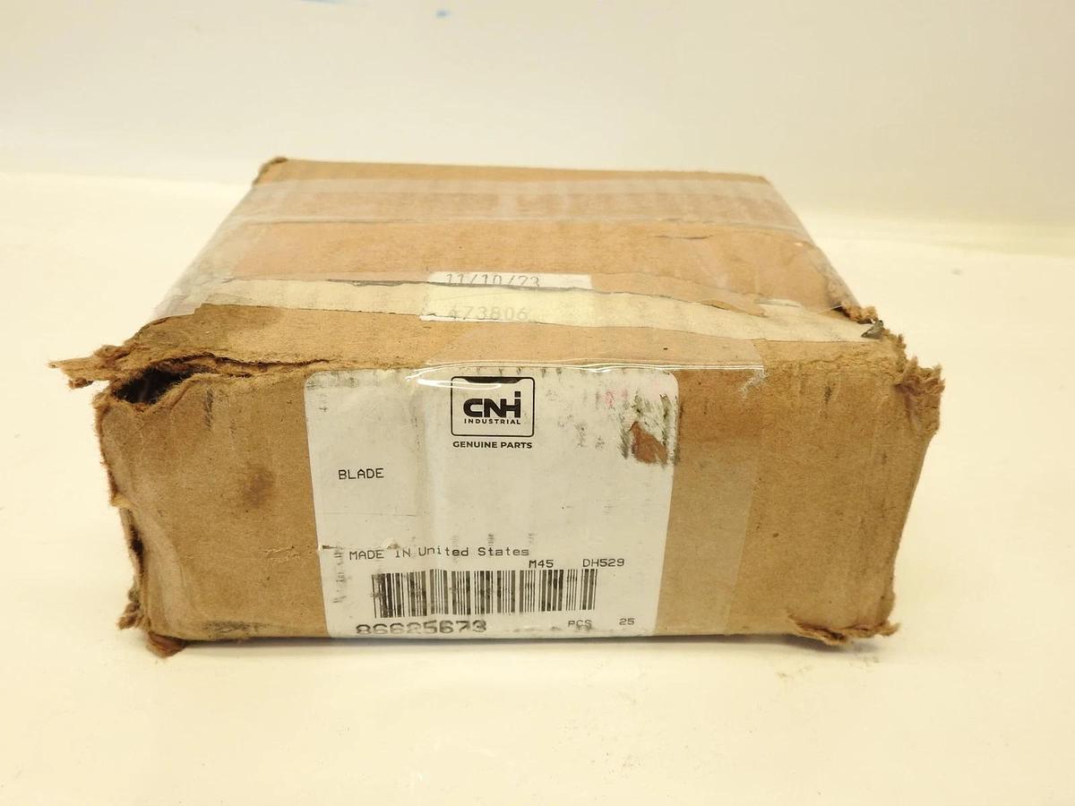 Lot Of 25 Oem CNH 86625673 Disc Mower Knives LH 18­° Bevel
