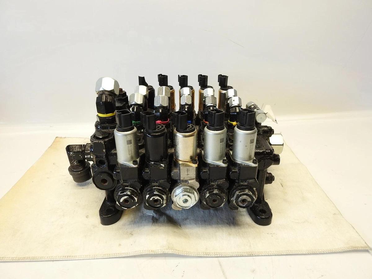 New Oem Husco 5CX76 NSCX121-C3 Control Valve Assembly