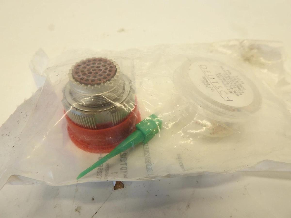 TE Deutch D38999/26FD35PN Circular Connector YDTS26F15-35PNV001