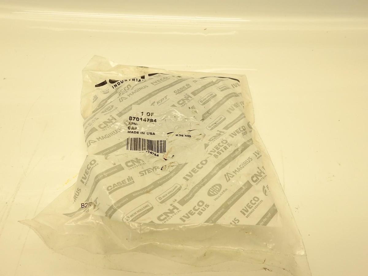 New OEM New Holland Cap Part # 87014784 Haytool 615 616 617 H6730 H6740 H6750