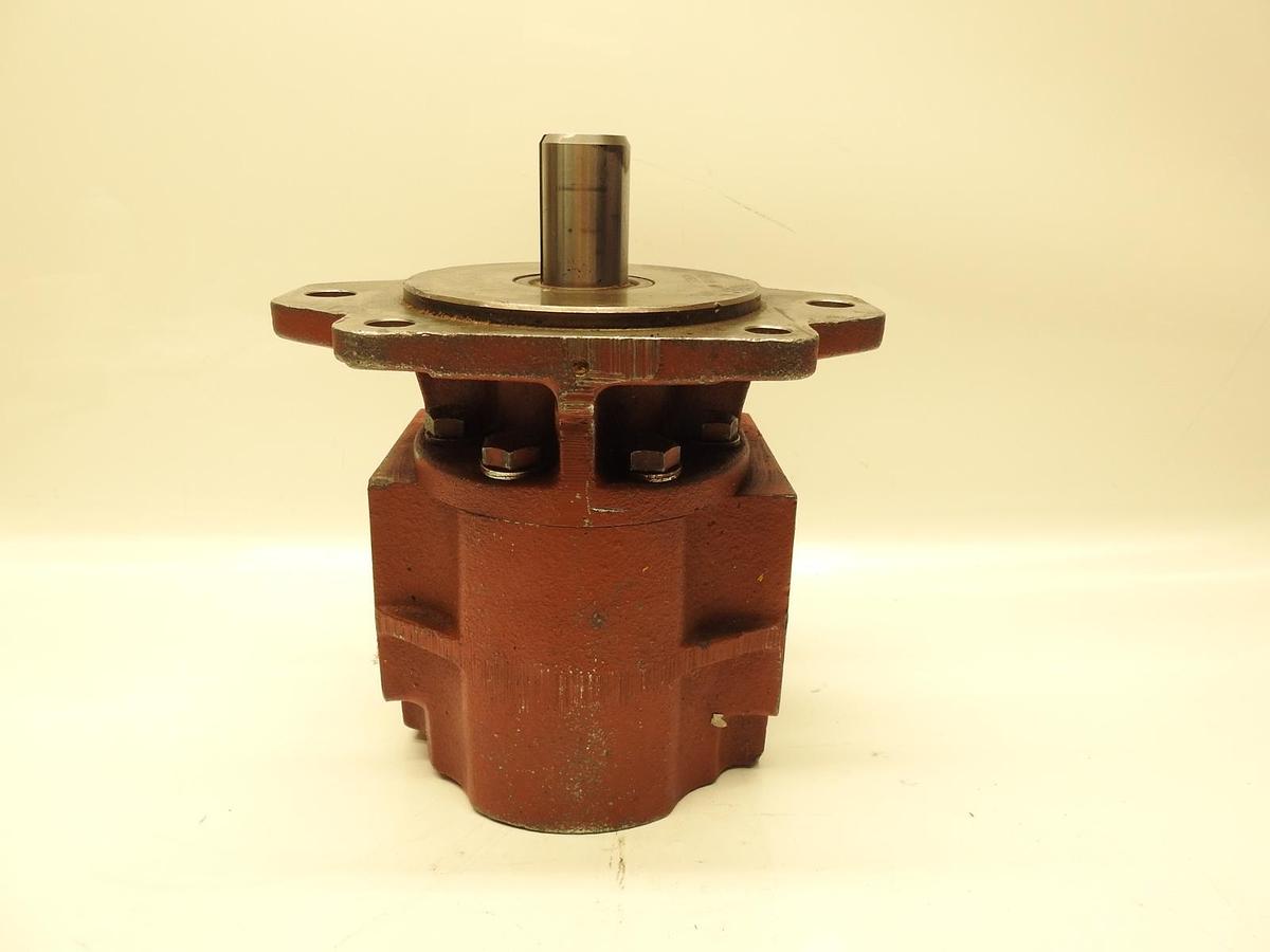 New Geartek 720898 Hydraulic Pump Keyed Shaft