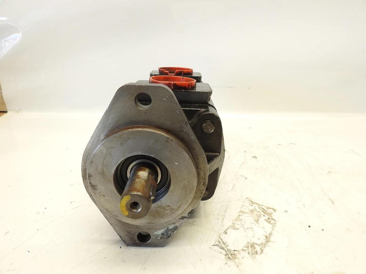 New Georgetown Hydraulics P20B697BIAP1843-B 2 Bolt Hole Hydraulic Pump Motor