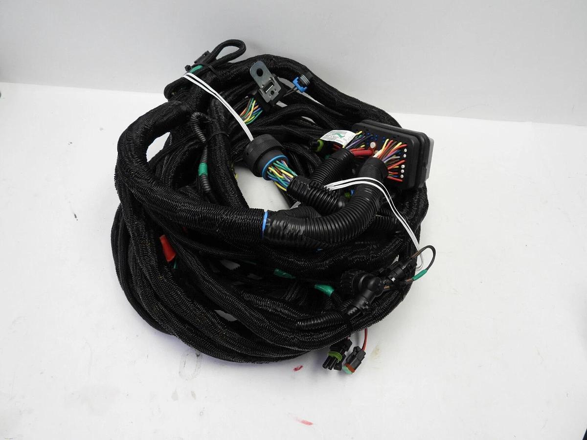 NEW John deere Wiring harness at470631