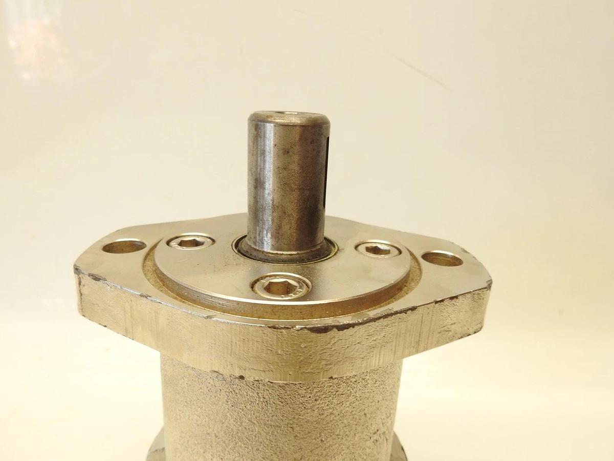 New Generic Hydraulic Motor Keyed Shaft 2 Bolt Mount