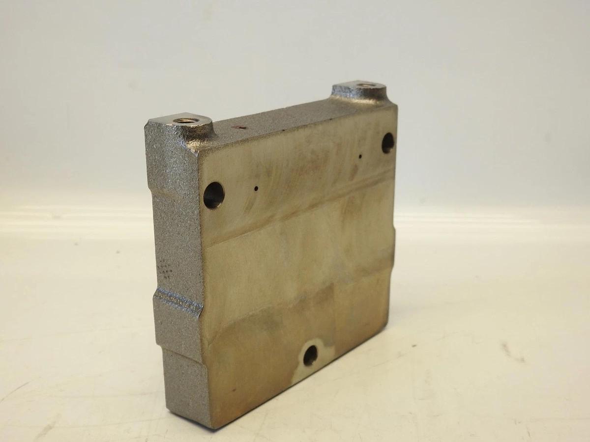 NEW OEM DANFOSS 157B2004 - VALVE BLOCK