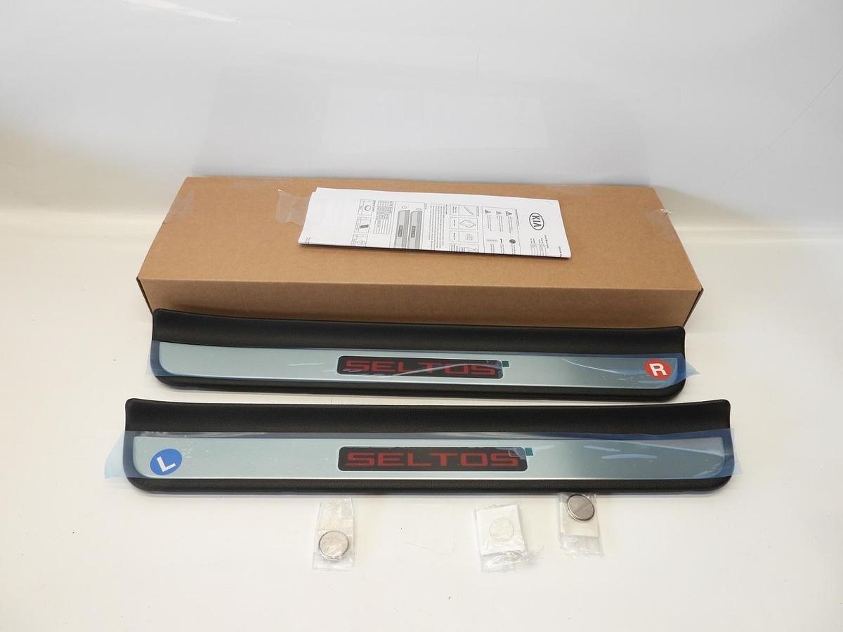New Oem Kia 2021-2023 Kia Seltos Illuminated Door Sill Plates Q5F69-AU000