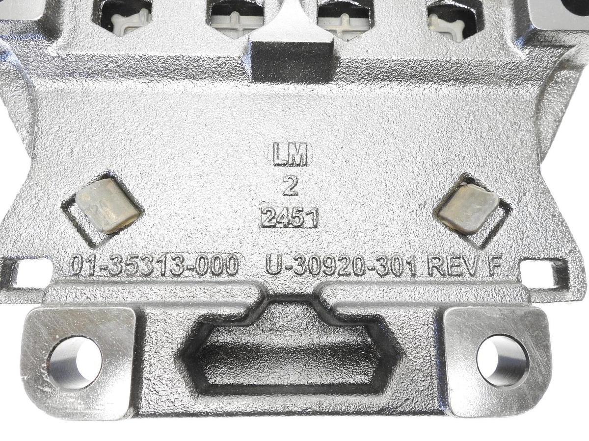 New Oem Freightliner FREIGHTLINER U-30920-301 REAR MOTOR MOUNT 05-35313-000