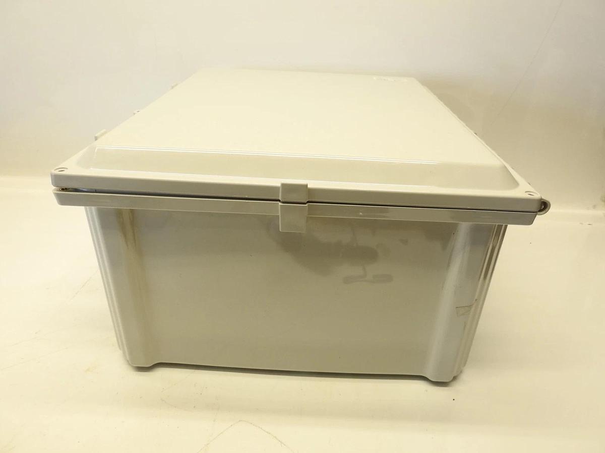 Johnson ENCLOSED control panel SE-CEGPNL 1001-0 & JC-TMR2400-0 Controllers, NEW
