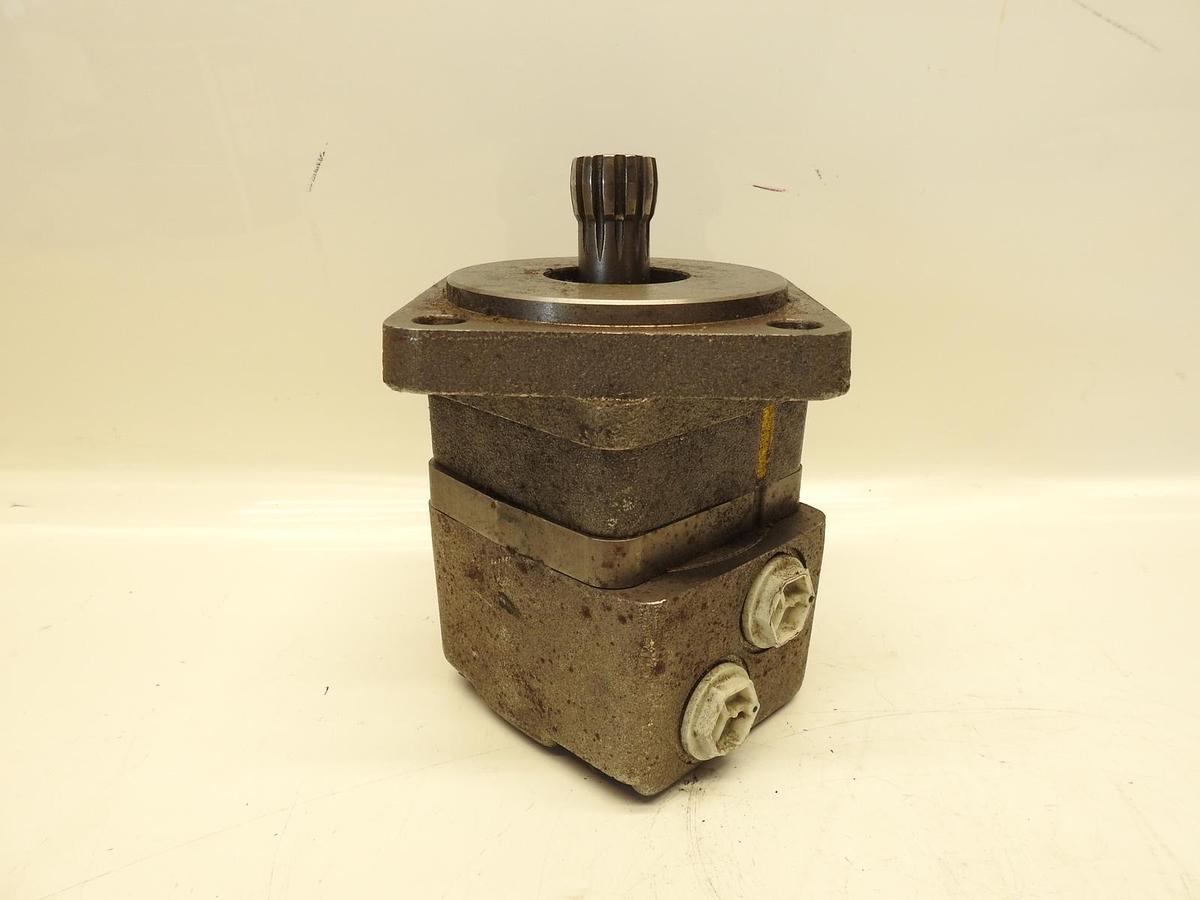 New Danfoss White Hydraulic Motor 56773044.3532978 11221988 350130s810bzaamup