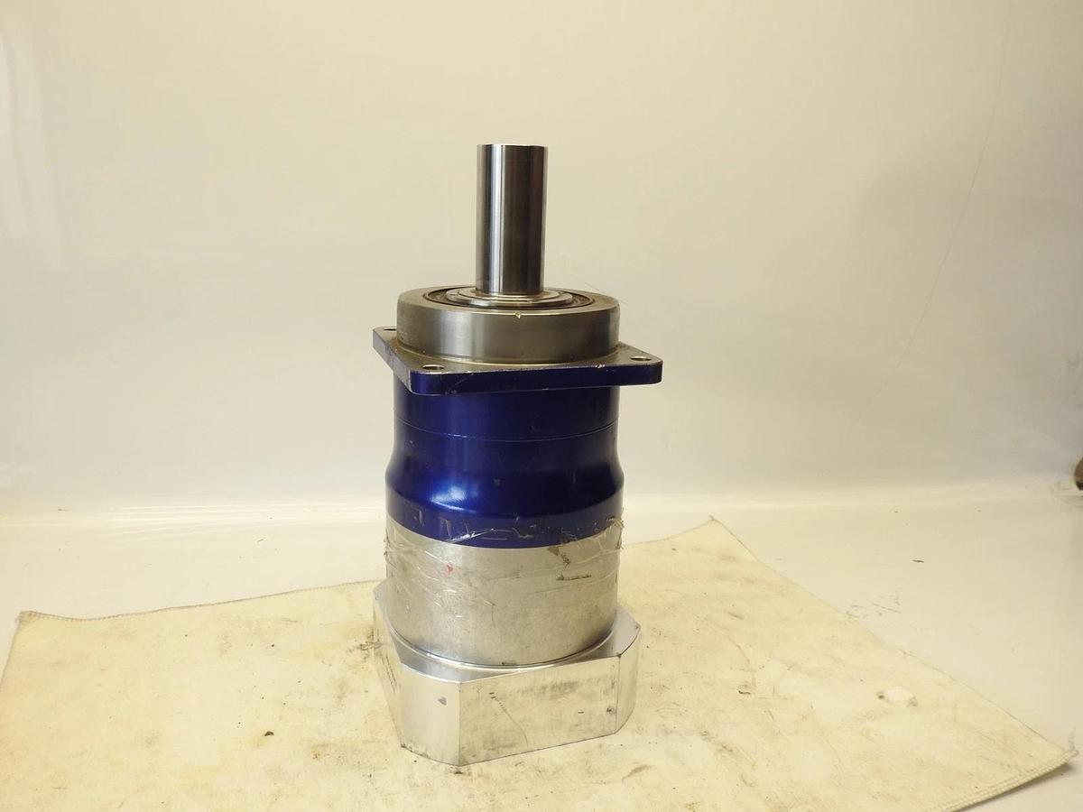 NEW WITTENSTEIN SP-140S-MF2-28 GEARBOX