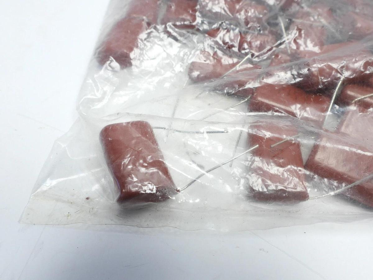 (100 PCS) ECQ-E6105KF CAP FILM 1uF 10% 630VDC -40°C ~ 105°C RADIAL