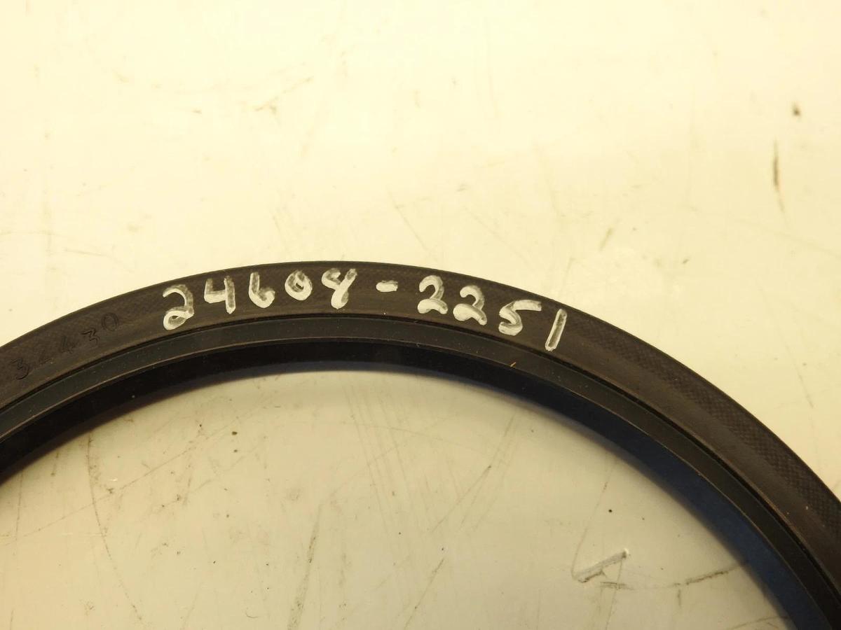 Garlock 24608-2251 Oil Seal 5.625 in Shaft Dia. 6.625 in OD, 0.437 in