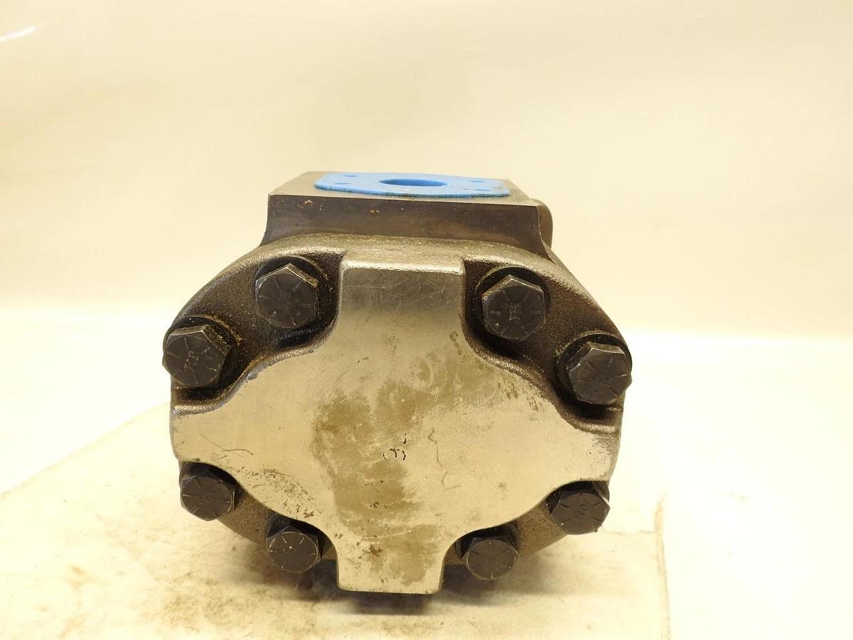 New Hydraulic Motor Keyed Spline 4 bolt Hole