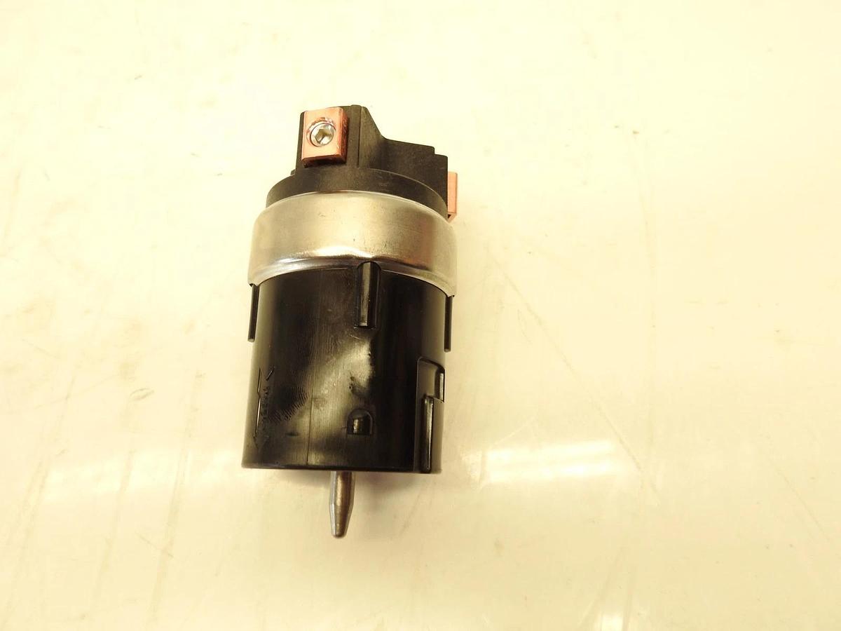 Hubbell CS8164C Locking Connector 50 amp 480V 3 Pole and 4 Wire