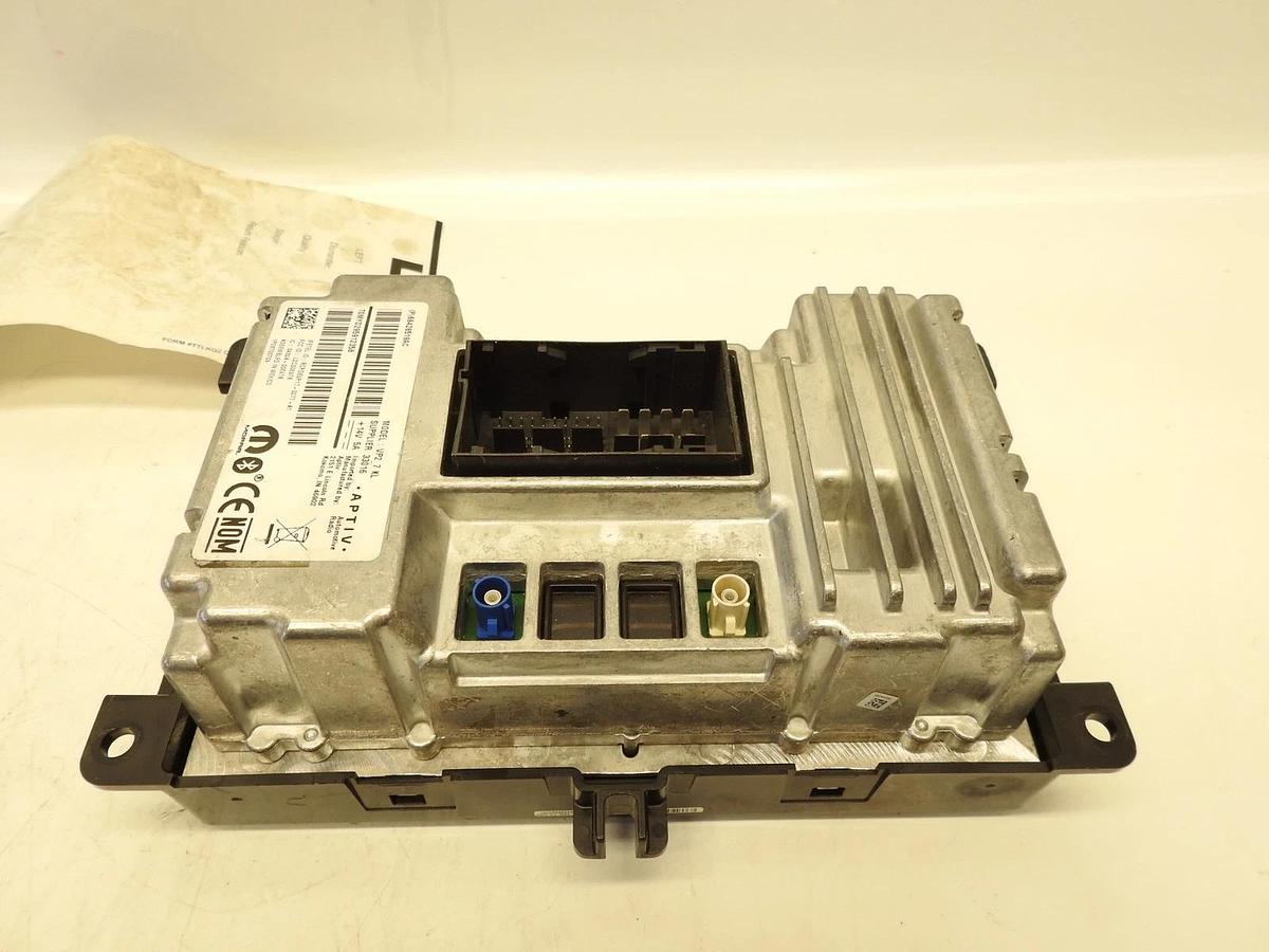 Used USED OEM 19 20 Chrysler Pacifica Jeep Cherokee VP2 Radio Display Screen P6842851