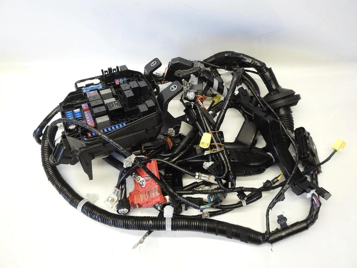 New Oem Mazda (VA66-67-010B) Harness Front