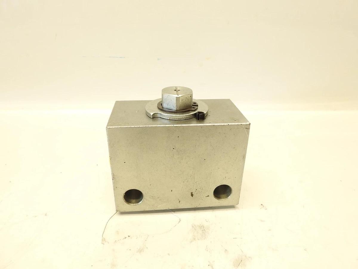New Oem CNH KHV13540 - VALVE - CASE IH Koshin Machinery 48178