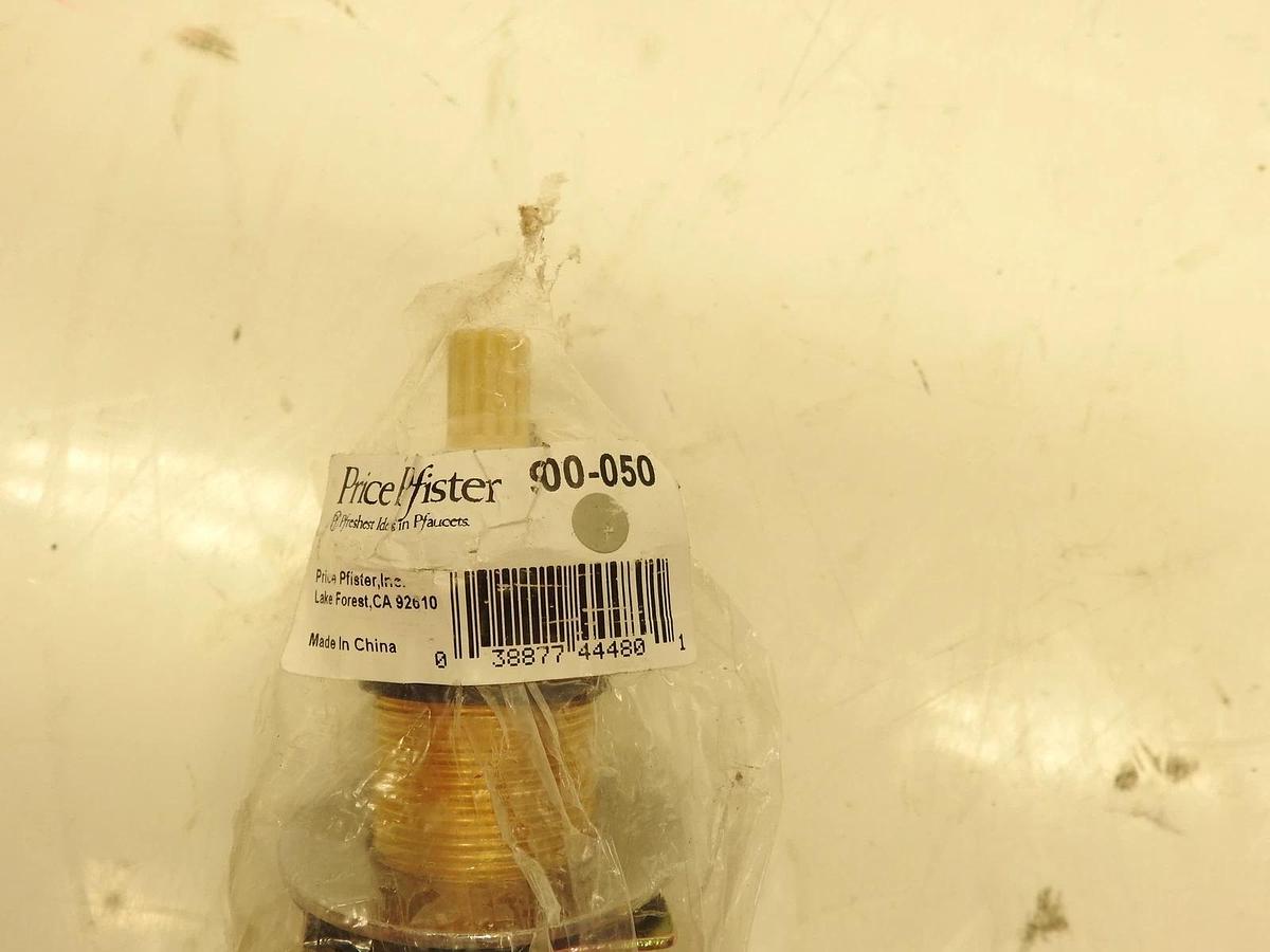 Price Pfister 900-050 Replacement Hot Side Valve Body Brand New in Package