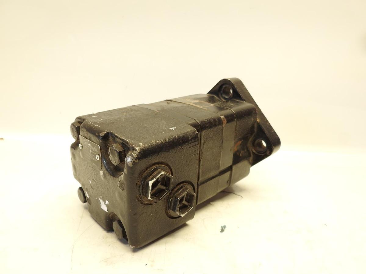 New Genuine Oem WHITE Danfoss ­-­ 11243301 ­-­ MOTOR HYDRAULIC 160CC