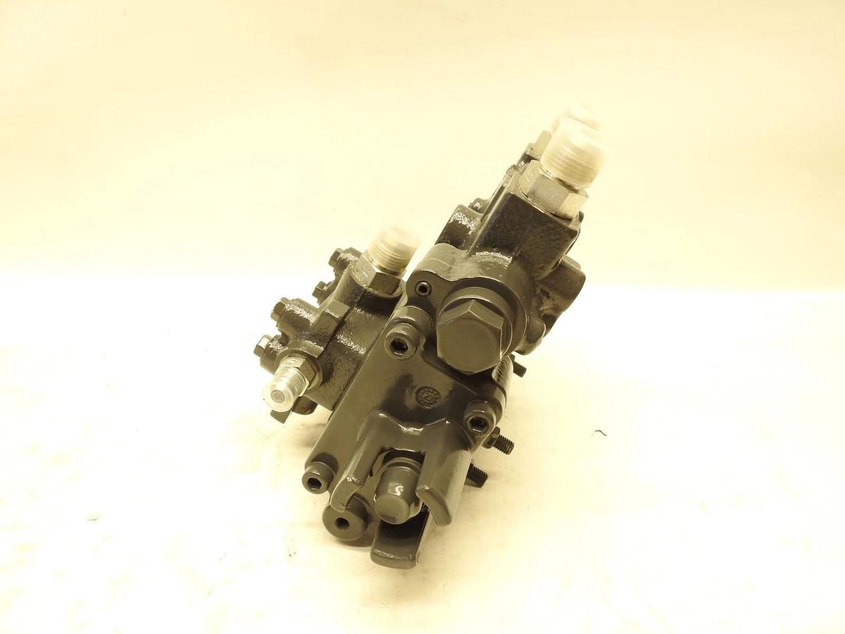 Kubota 7J441-78128 3rd Function Valve for LA1854 M6906 With 7J445-94002 Adapter