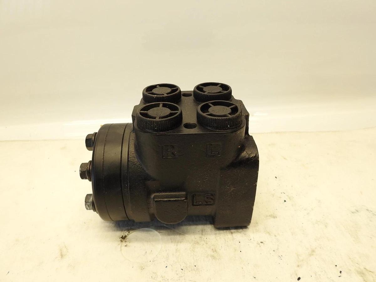 Power Steering Valve Fits Massey 240 261 263 375 360 390 4225 4263 1695445M91