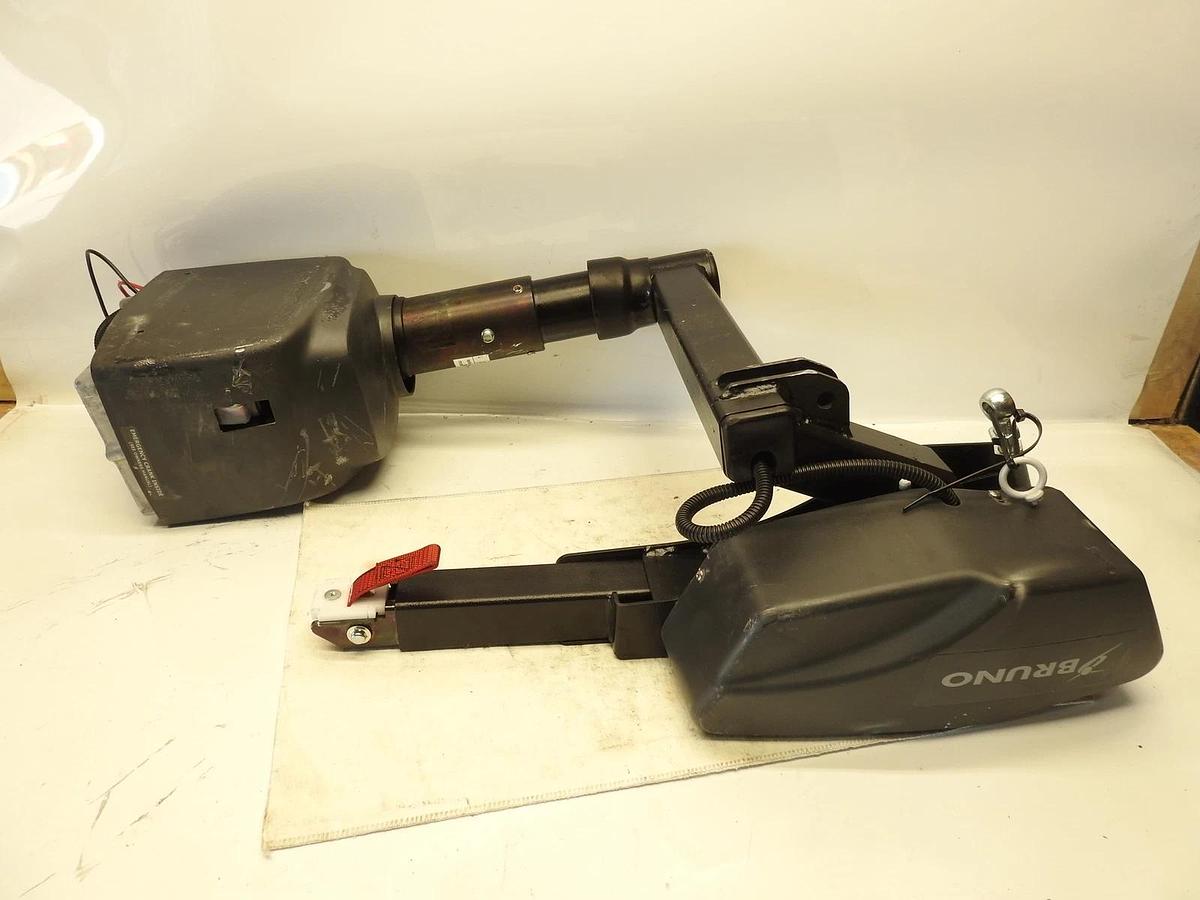 Bruno VSL-6000 Curb-Sider Hoist Style Interior Wheelchair Scooter Lift | OEM | 2