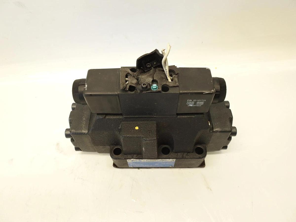 NEW Eaton Vickers DG5V-8-S-2C-M-FW-B-10 Directional Control Valve 02-329124