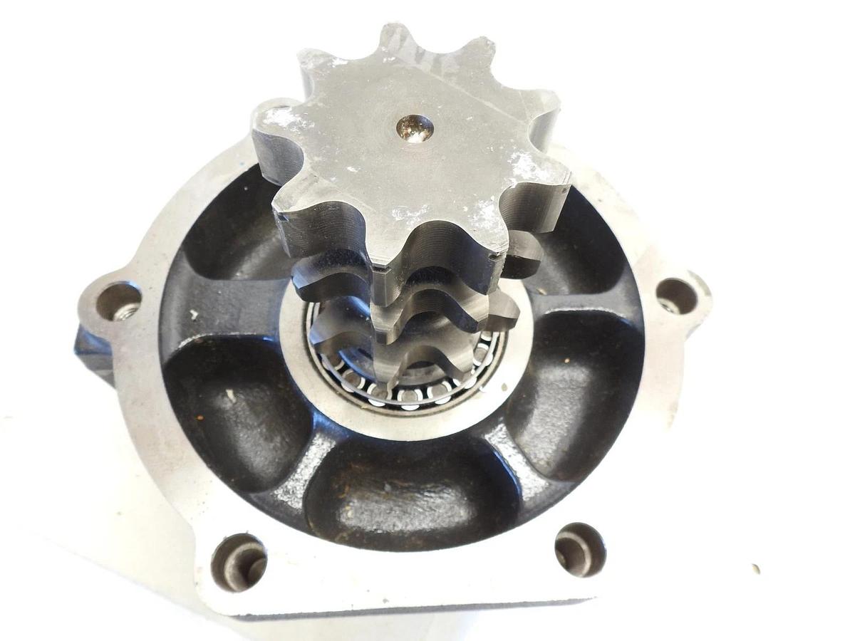NEW OEM BOBCAT DRIVE MOTOR CARRIER 6717296 6706802 for 863 873 SKID STEER LOADER