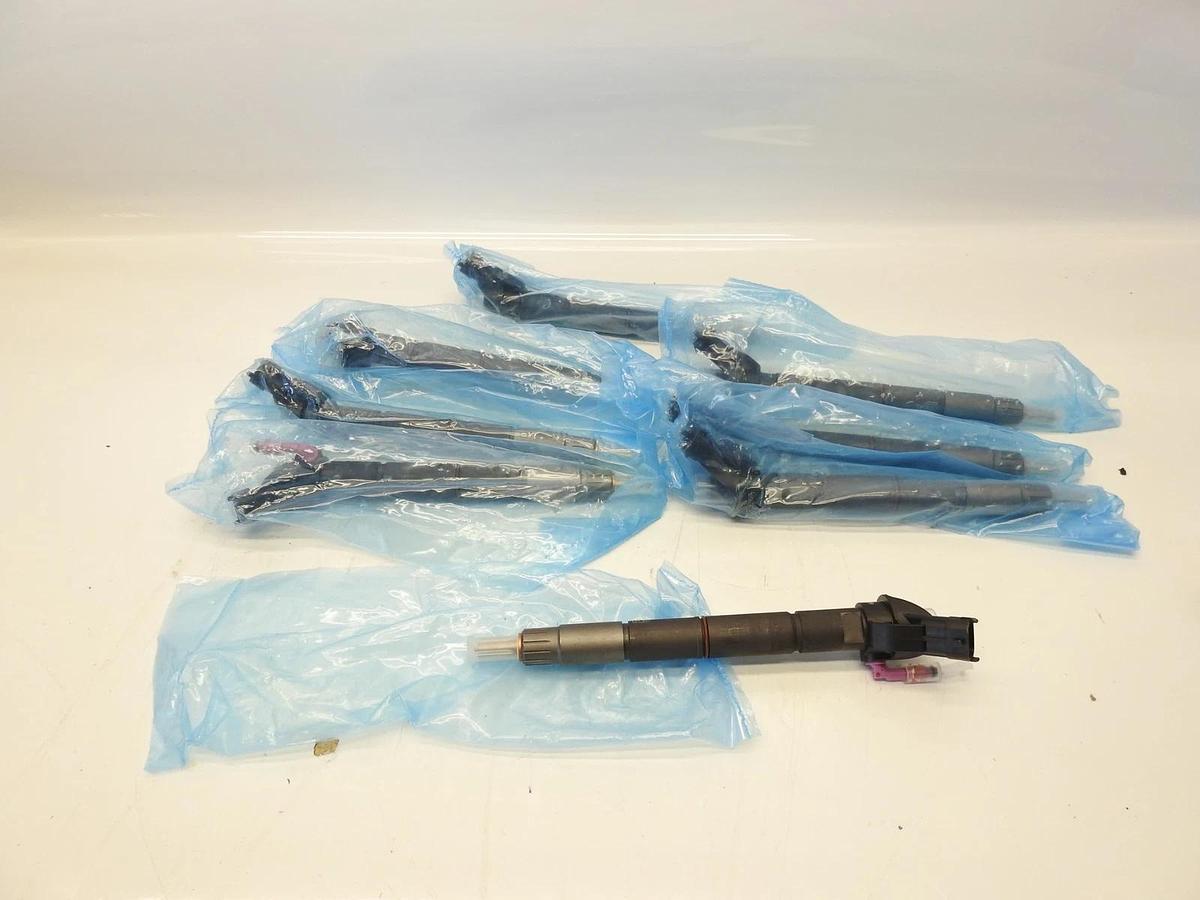 8x Ford Powerstroke 6.7L Diesel Engine LC3Q-9K546-AD Fuel Injectors 0445118057