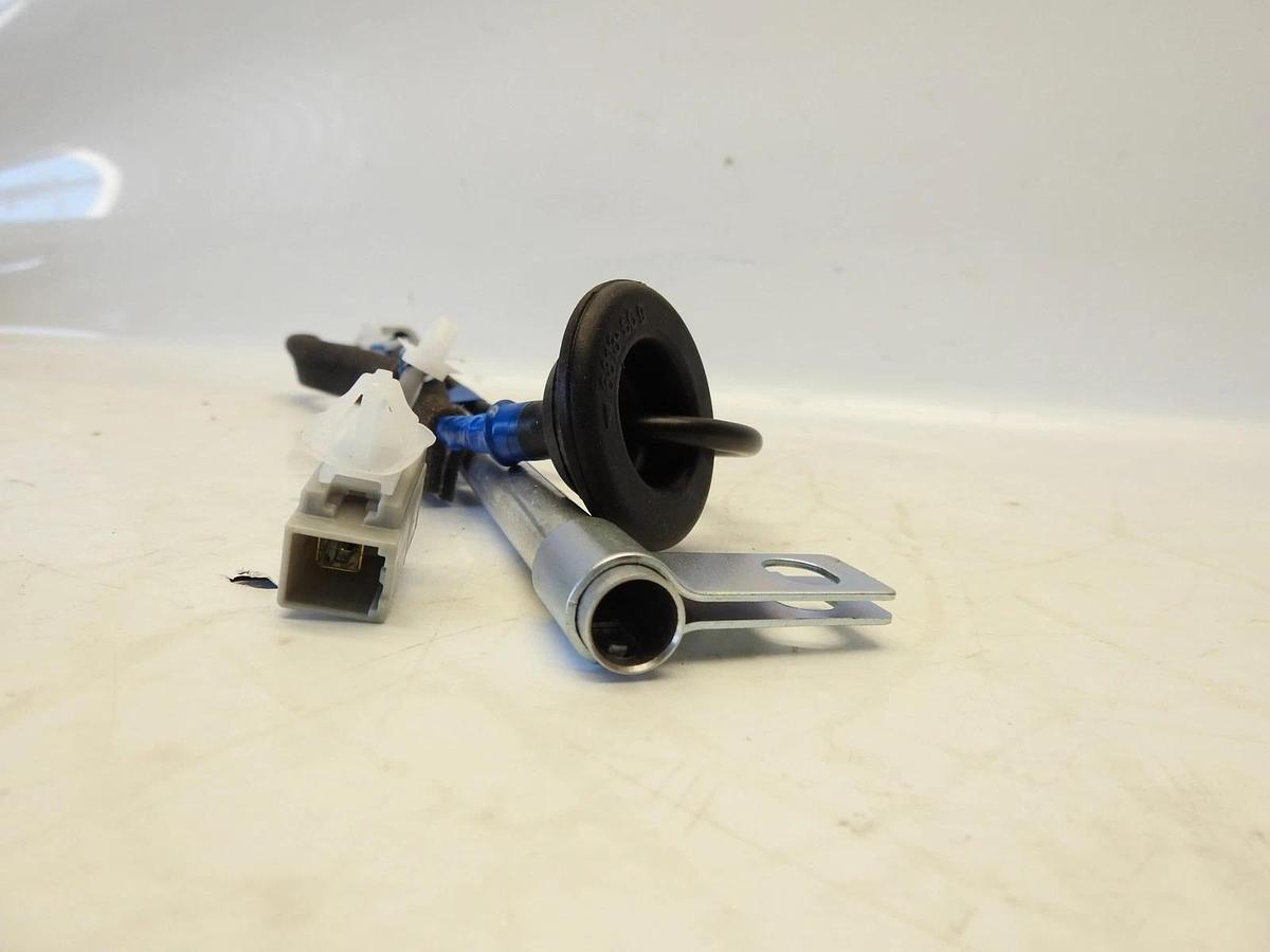 Genuine OEM Toyota 86300-04070 Manual Radio Antenna Base Assy 2005-2015 Tacoma