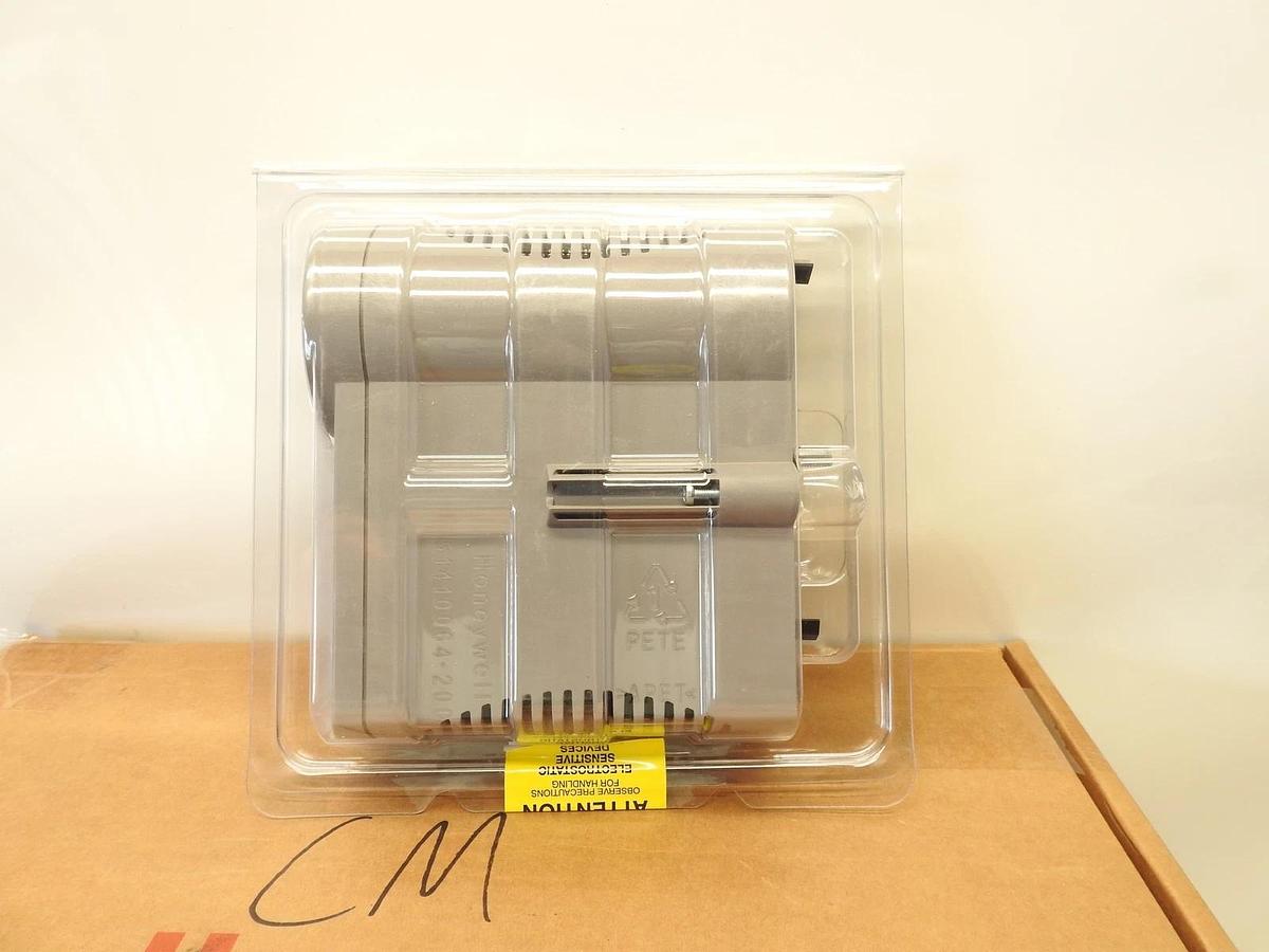New Genuine Honeywell C300 Controller Kit 51405046-175 51308307 338285-009  5140