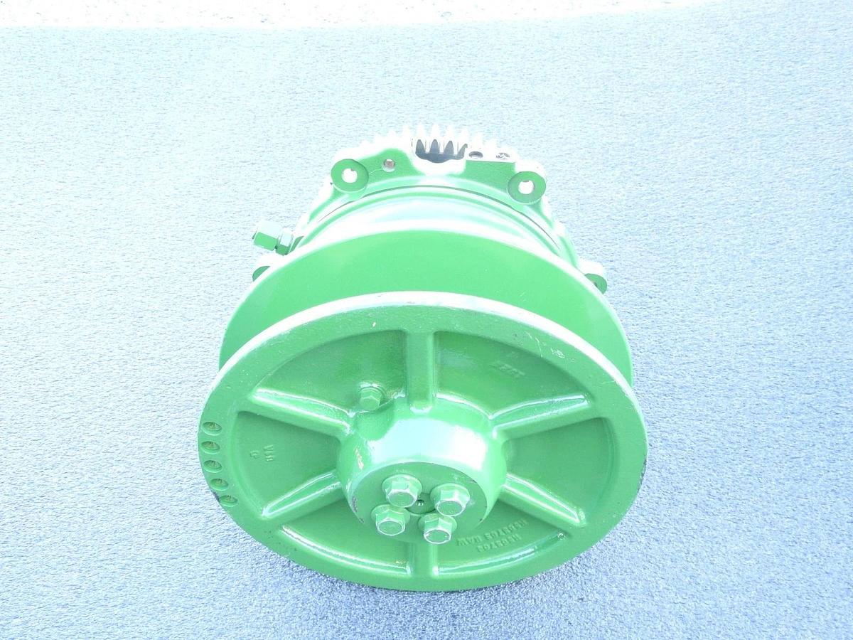 New Oem John Deere Fan Drive Assembly RE588578