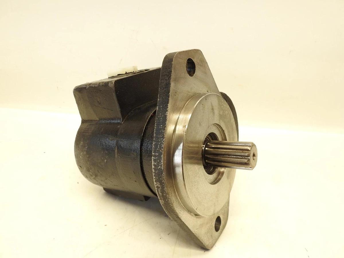 New Oem Danfoss 83012087 GEAR PUMP-LH, SINGLE DISPL