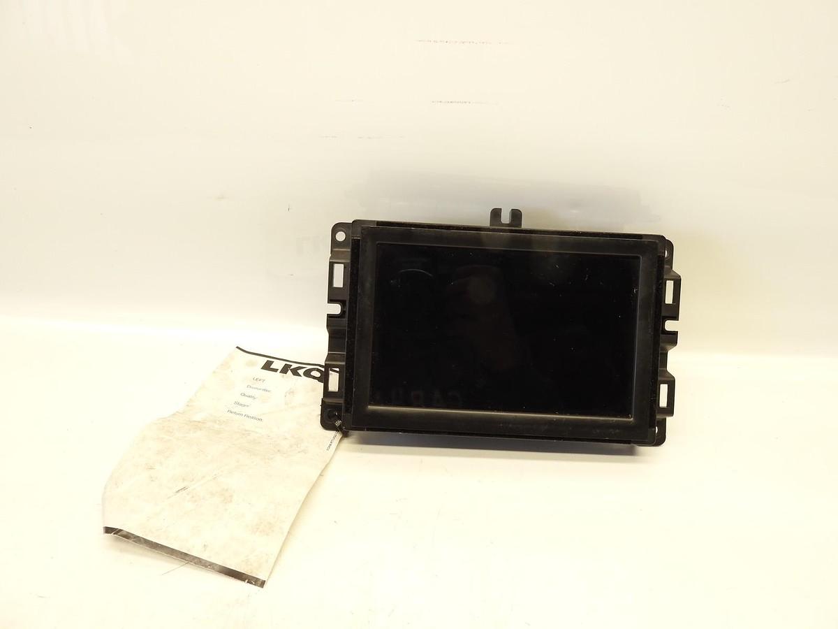 Used USED OEM 19 20 Chrysler Pacifica Jeep Cherokee VP2 Radio Display Screen P6842851