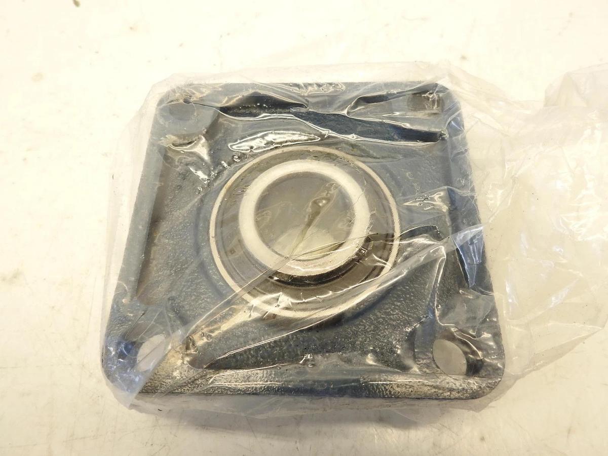 New IDC Select, UCF207-20, 1 1/4" 4-Bolt Flange Unit