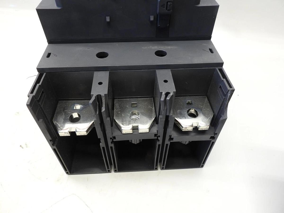 Schneider Electric LC1G630EHEA TeSys Giga High power contactor, 3 poles