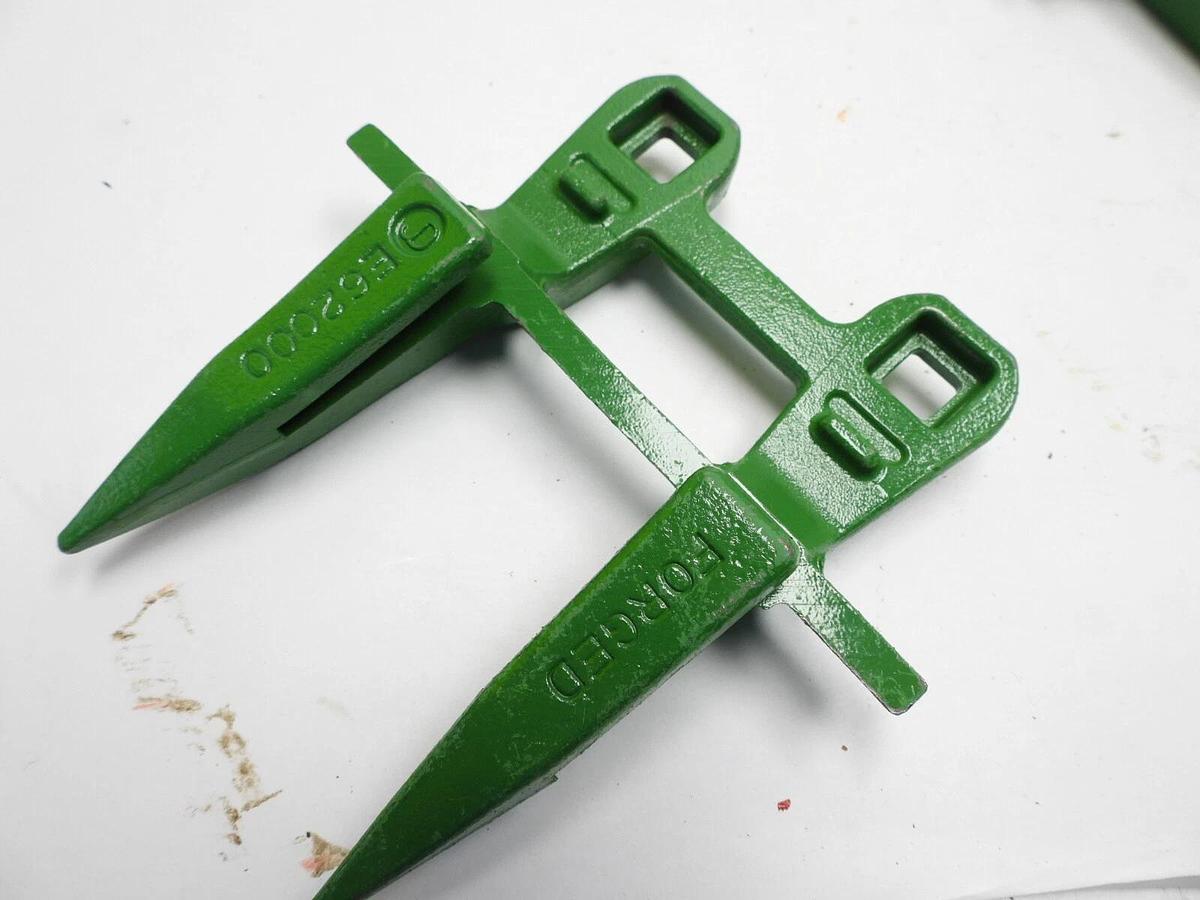 Set of 6 New OEM JOHN DEERE E62000 MOWER KNIFE ROCK GUARDS
