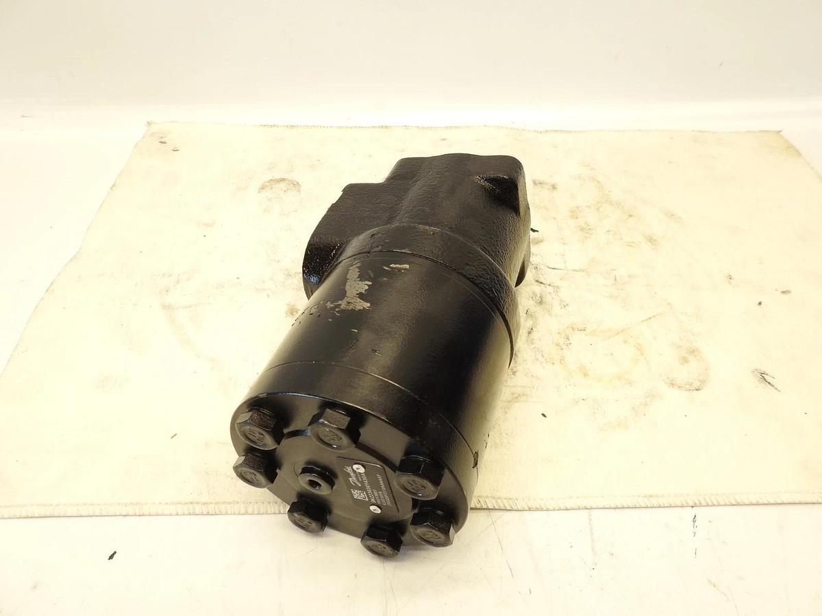 Oem Danfoss White Drive Hydraulic Motor 255320F3010AAAAA 83071819