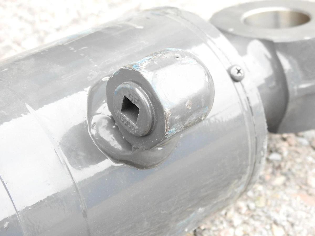 Oem Case New Holland 90488722R Hydraulic Cylinder For 586H 588H