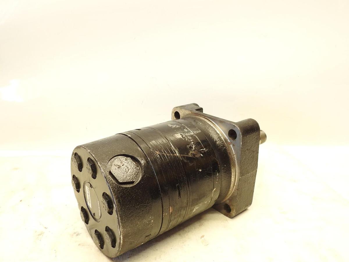 New Oem John Deere TCA26206 Hydraulic Motor Fits: 2500E 2500B 2400 PRECISIONCUT
