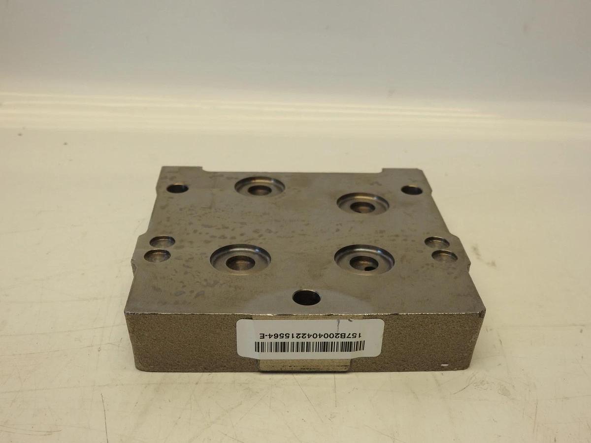NEW OEM DANFOSS 157B2004 - VALVE BLOCK