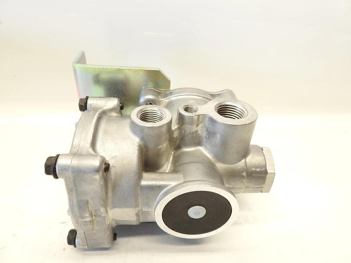 Genuine Paccar Peterbilt Lift Axle Valve 5040-311-01 504031101