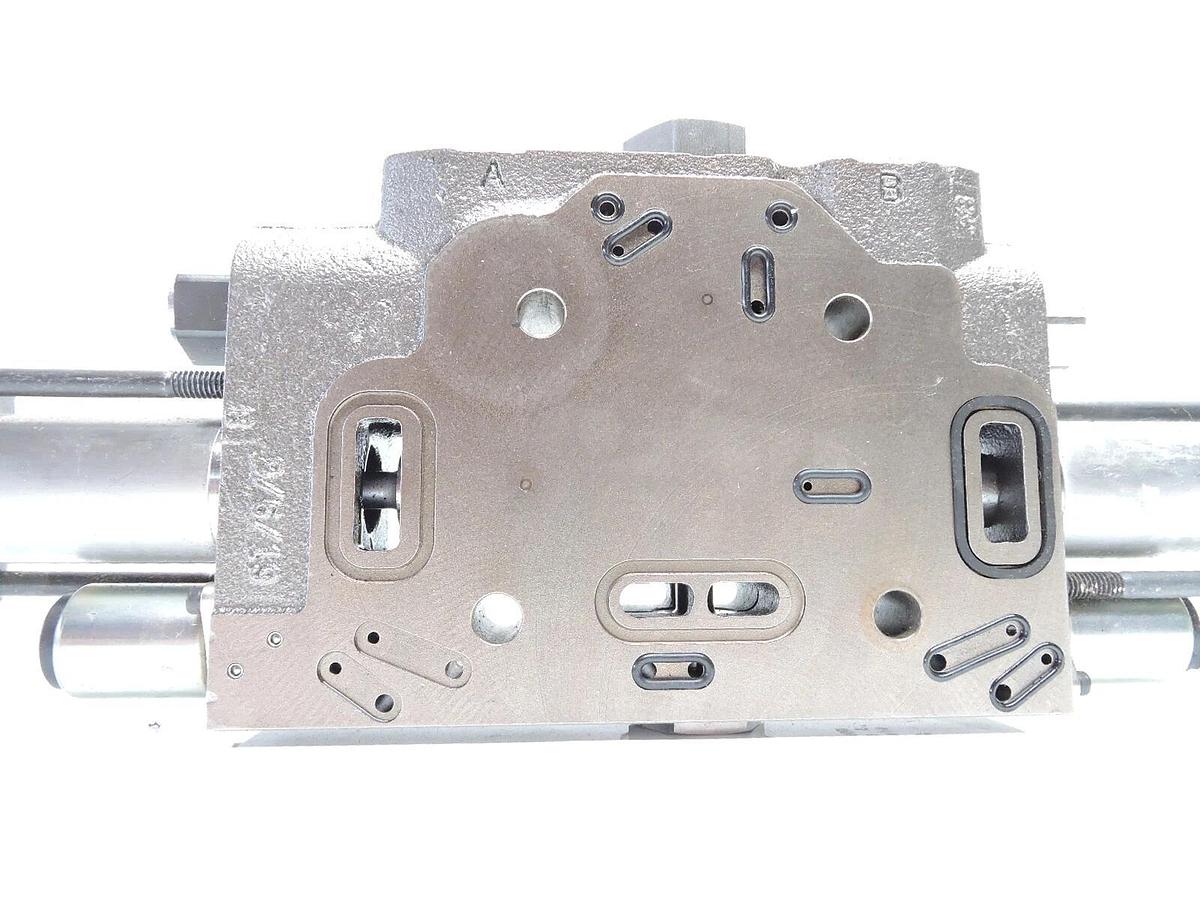 New Section Control Valve 3661350 1355-903 041820