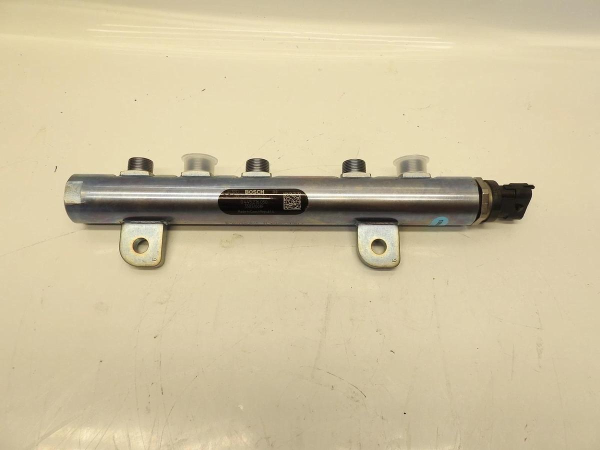MOPAR 3.0L DIESEL FUEL RAIL 68148329AB RH BOSCH 0445216050 35032008F JEEP DODGE