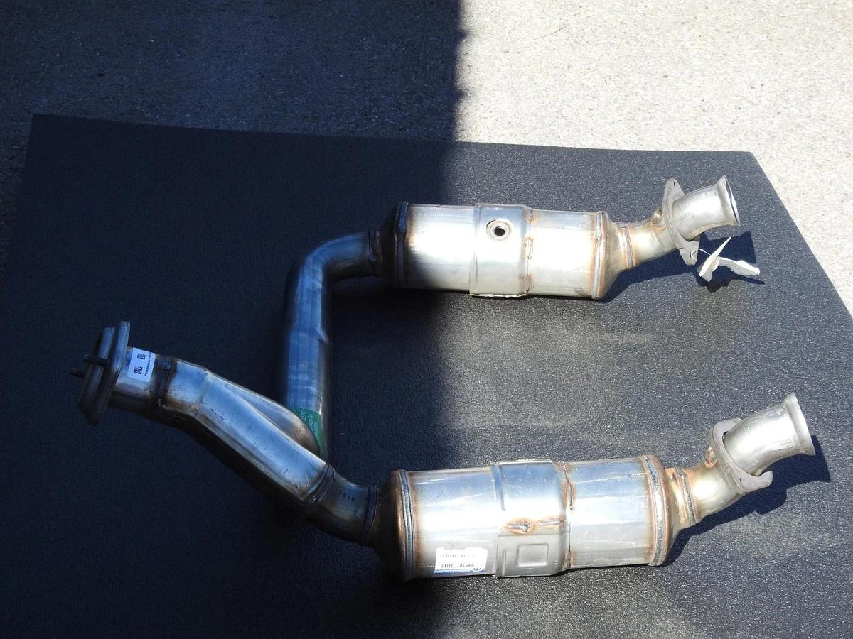 New Genuine Mopar Exhaust Pipe and Converter 2020-2022 Ram 1500 68433692AA OEM