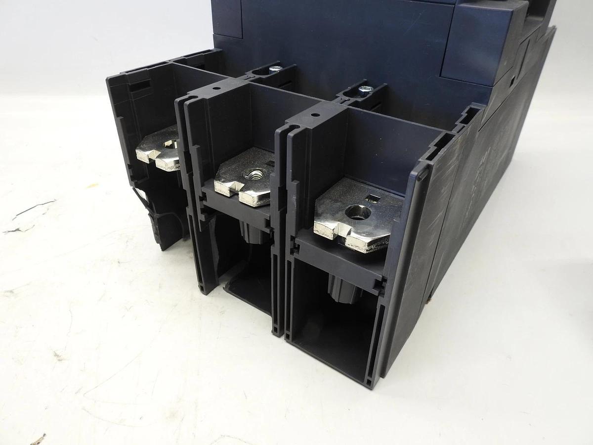 Schneider Electric LC1G630EHEA TeSys Giga High power contactor, 3 poles