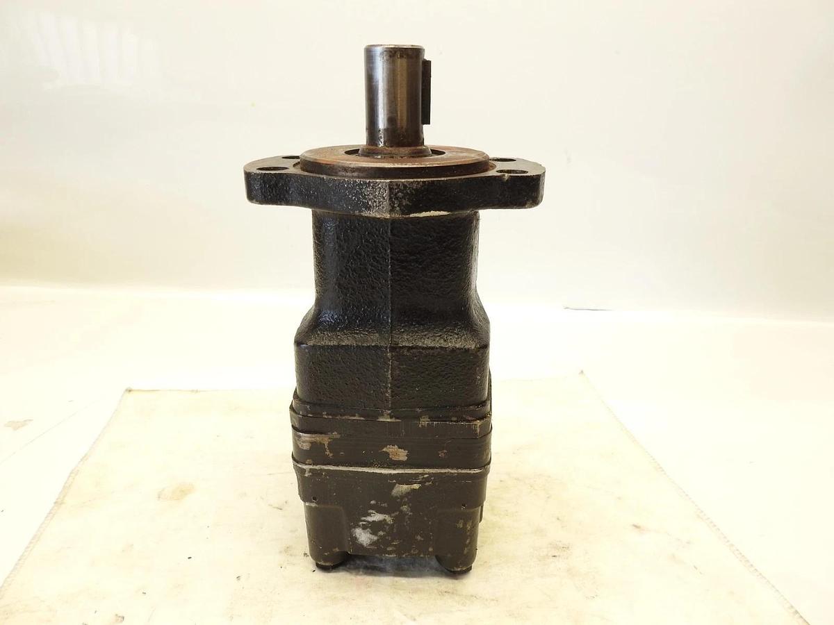 New Oem John Deere Hydraulic Motor - AA43717
