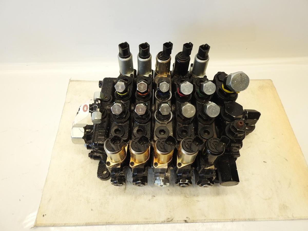 New Oem Husco 5CX76 NSCX121-C3 Control Valve Assembly